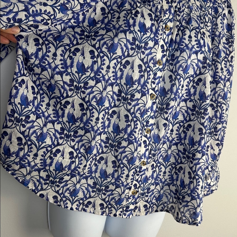 NEW Anthropologie Maeve Cockatoo Bird Blouse Button Front Shirt Balloon Sleeve M - Picture 9 of 16